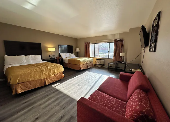 Rodeway Inn & Suites Madison East
