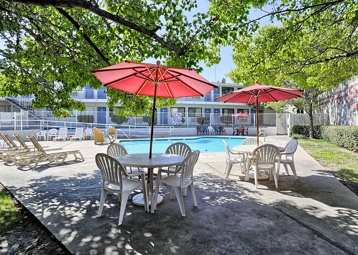 Super 8 By Wyndham Walnut Creek