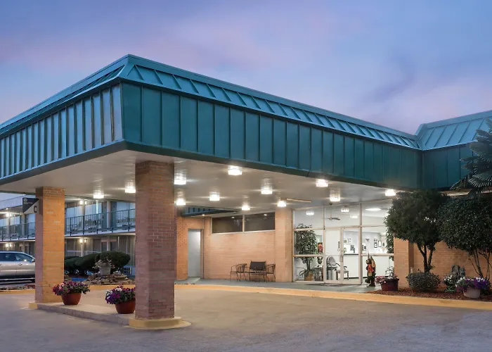 Super 8 By Wyndham Hope Hotel