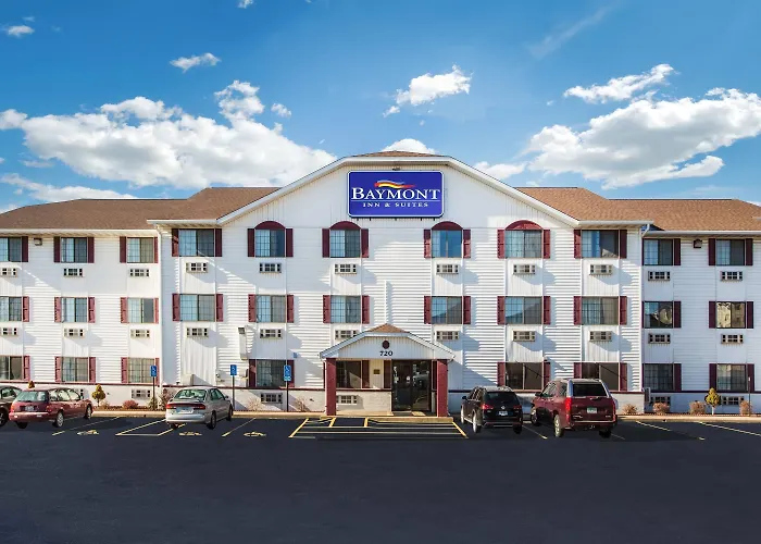Baymont By Wyndham Cedar Rapids Hotel