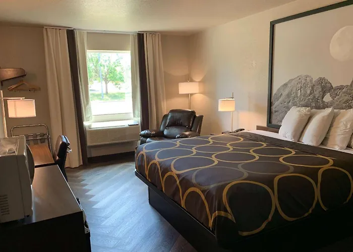 Super 8 By Wyndham Greeley