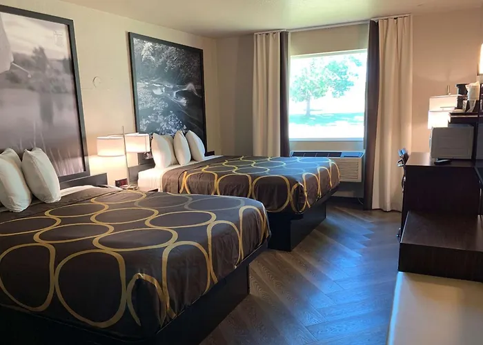 Super 8 By Wyndham Greeley