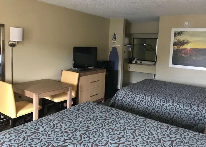Days Inn By Wyndham Lexington-Columbia