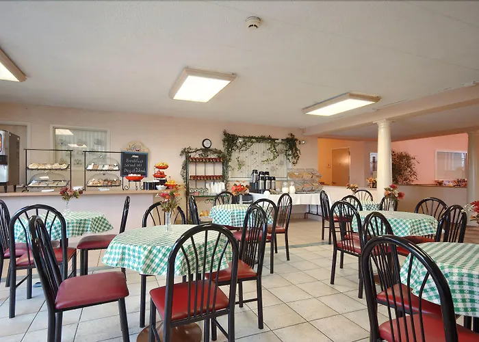 Ramada By Wyndham Hammond Hotel & Conference Center