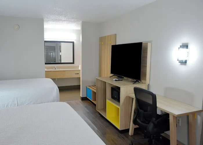 Days Inn By Wyndham Oak Grove/Ft. Campbell