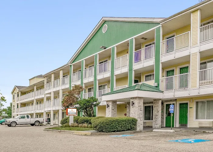 Siegel Select Baton Rouge Hotel