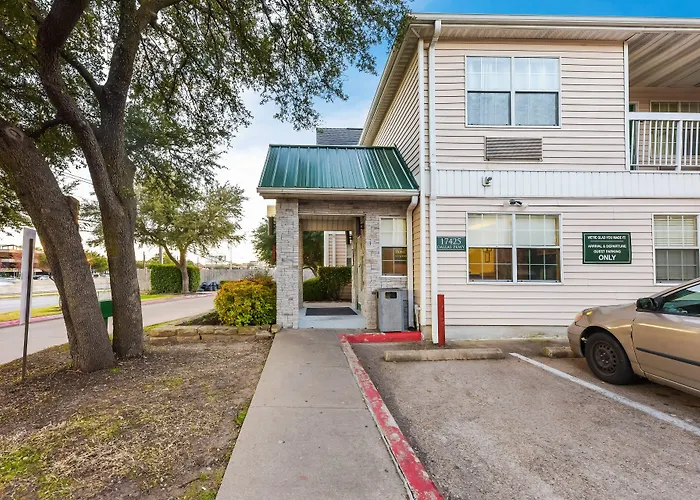 Hometowne Studios By Red Roof Dallas - North Addison - Tollway