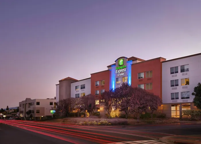 Holiday Inn Express Hotel & Suites Belmont By Ihg