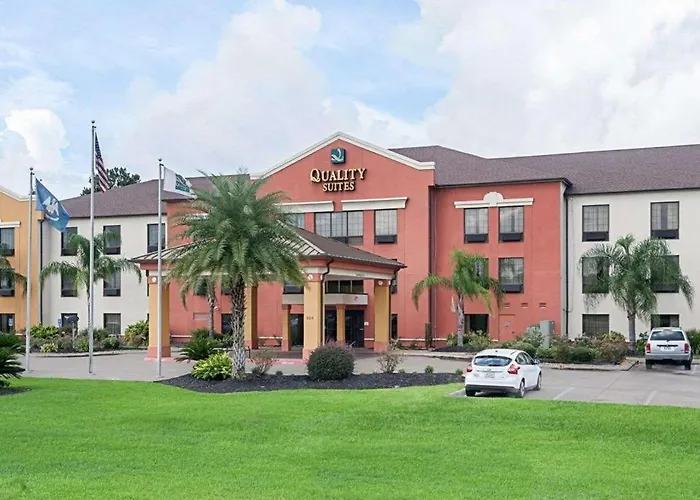 Quality Suites Sulphur
