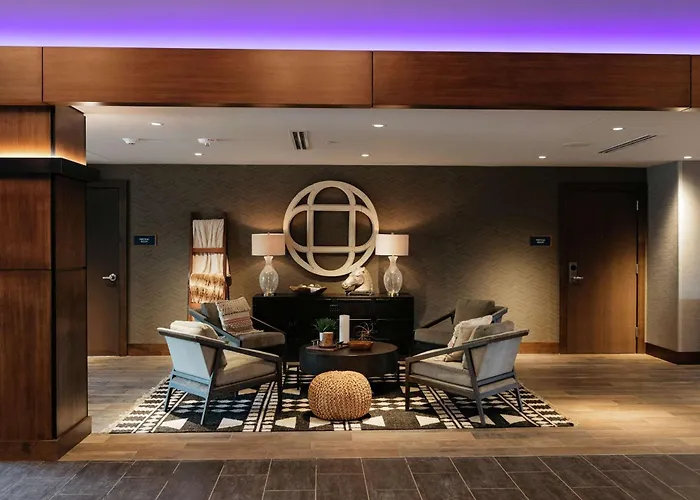Revel Hotel, Tapestry Collection By Hilton Urbandale