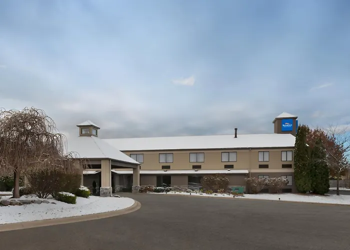 Baymont By Wyndham Belleville Airport Area Free Airport Shuttle