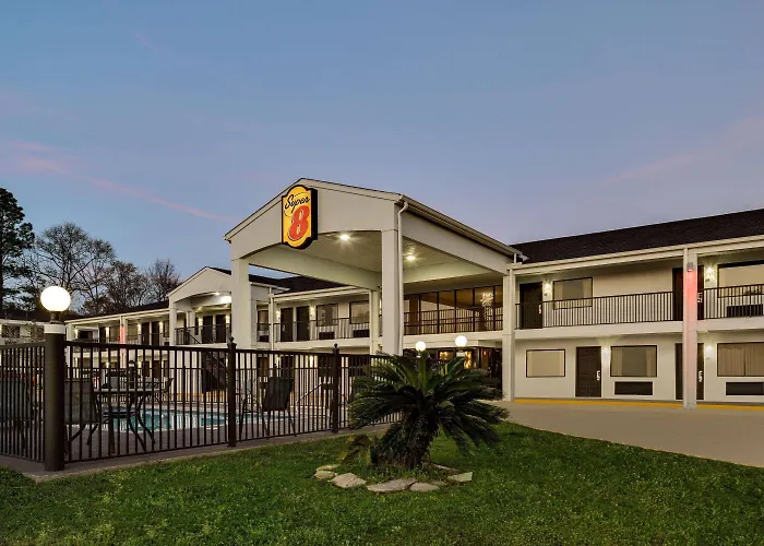 Super 8 By Wyndham Ocean Springs Biloxi