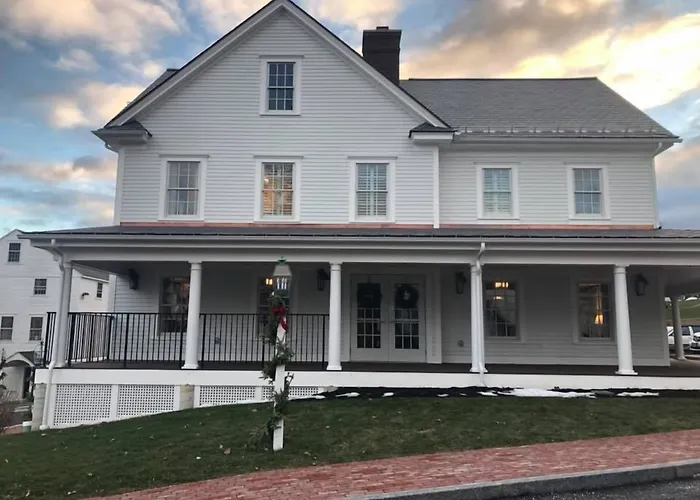 Publick House Historic Inn And Country Motor Lodge Sturbridge