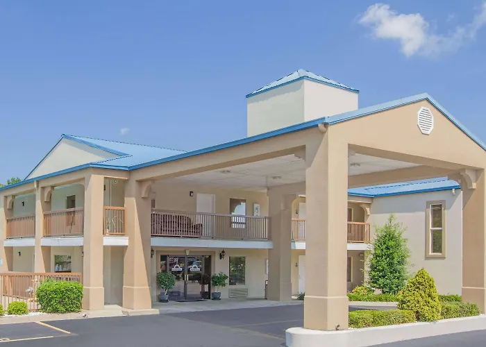 Days Inn & Suites By Wyndham Pine Bluff