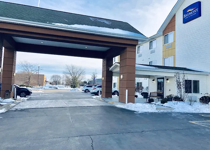 Baymont By Wyndham Gurnee Hotel