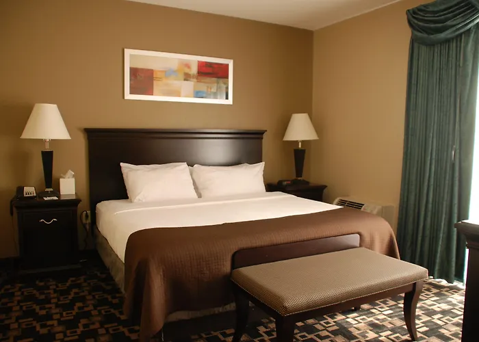 The Plaza Hotel And Suites