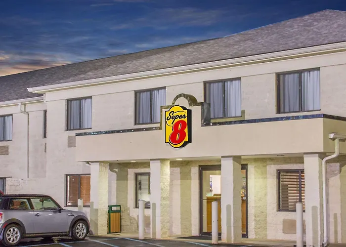 Super 8 By Wyndham Bedford