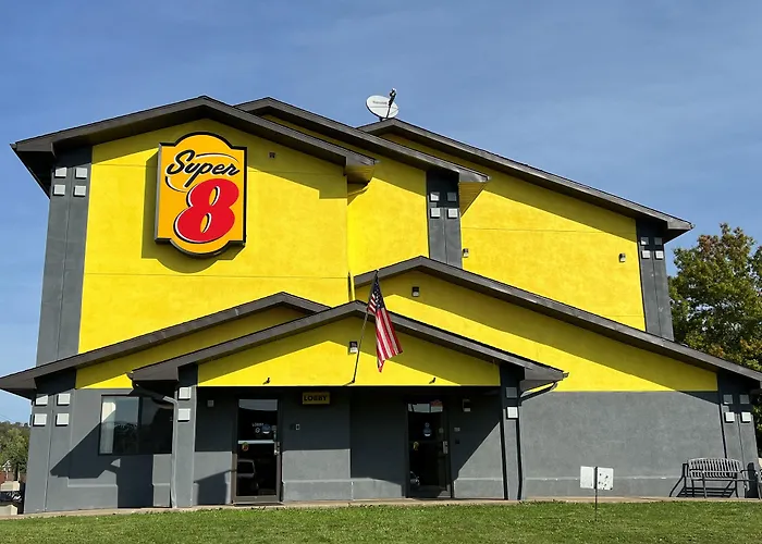 Super 8 By Wyndham Marietta Motel