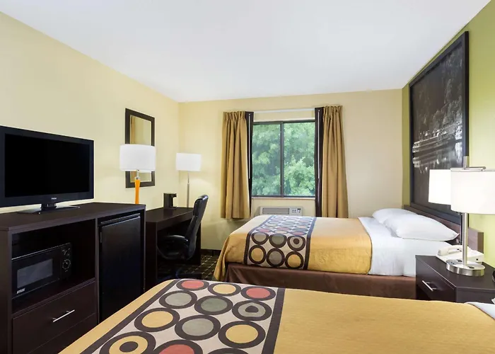 Super 8 By Wyndham Marietta Motel