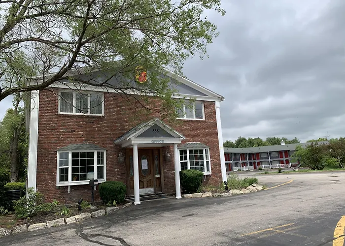 Super 8 By Wyndham Sturbridge Hotel
