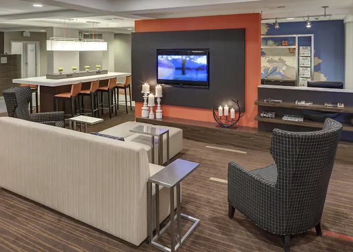 Courtyard By Marriott Wichita East Hotel