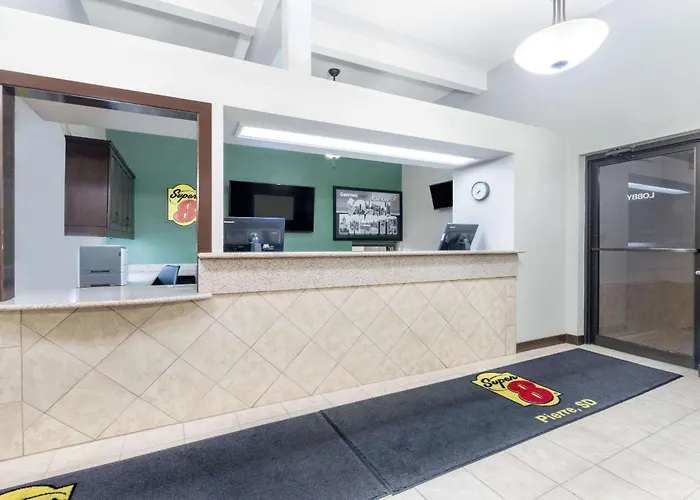 Super 8 By Wyndham Pierre Sd Motel