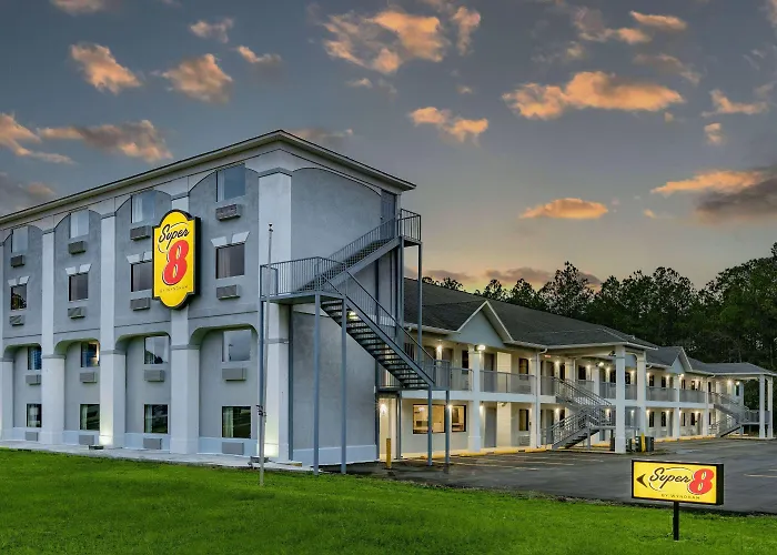 Super 8 By Wyndham Moss Point