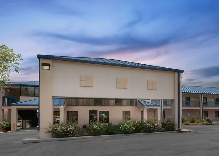 Super 8 By Wyndham Hattiesburg South