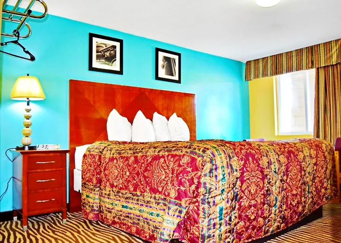 Flagship Inn & Suites Groton