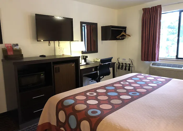 Super 8 By Wyndham Lacey Olympia Area