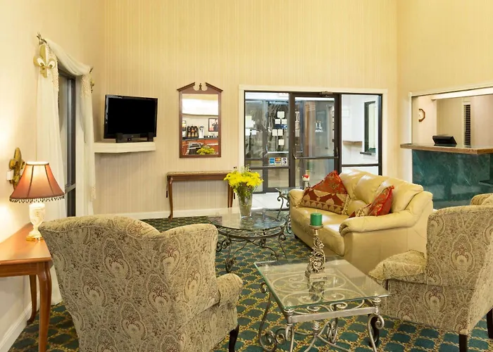 Super 8 By Wyndham Covington Hotel