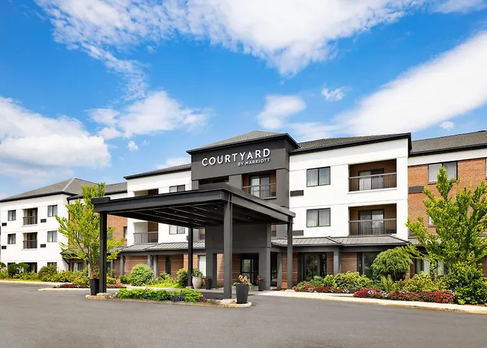 Courtyard By Marriott Concord Hotel