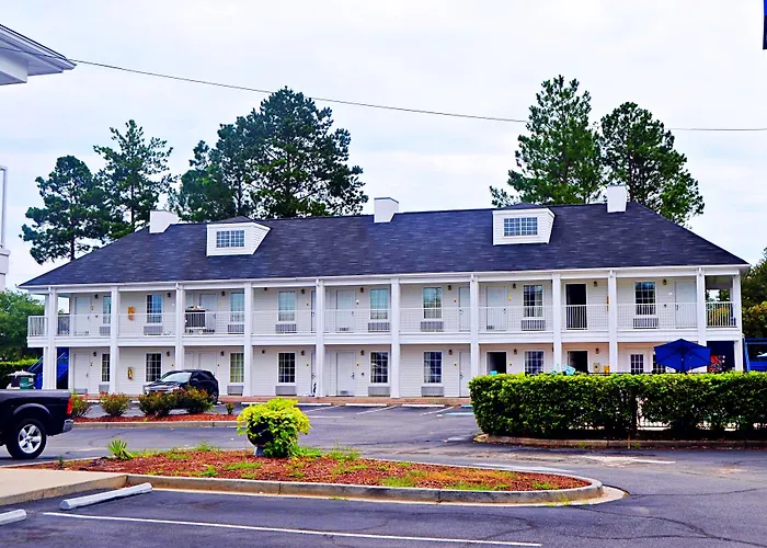 Baymont By Wyndham Valdosta At Valdosta Mall