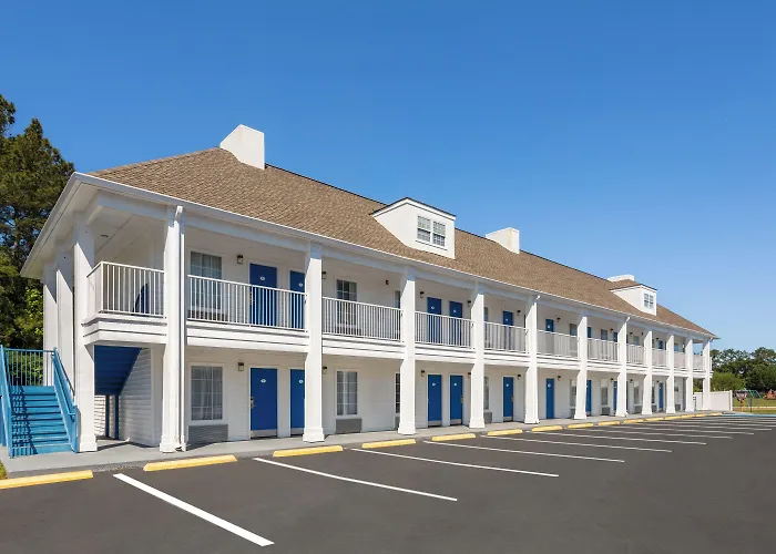 Baymont By Wyndham Brunswick Ga Hotel