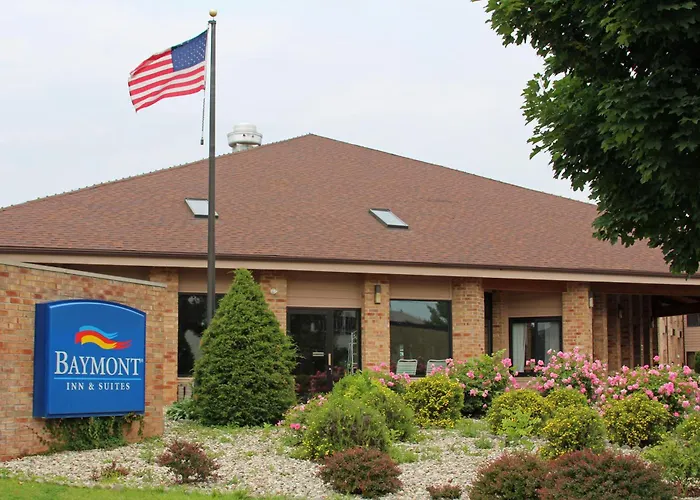 Baymont By Wyndham Battle Creek Downtown Hotel