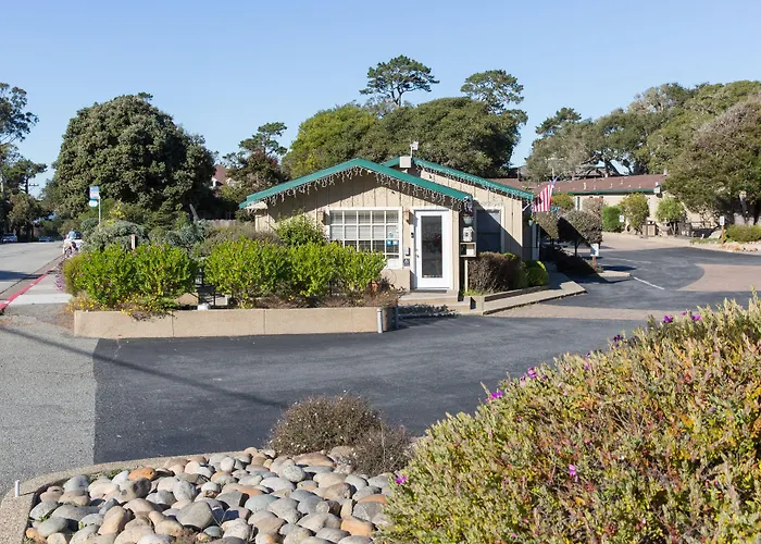Sea Breeze Inn - Pacific Grove