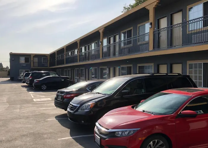 American Inn & Suites Lax Airport
