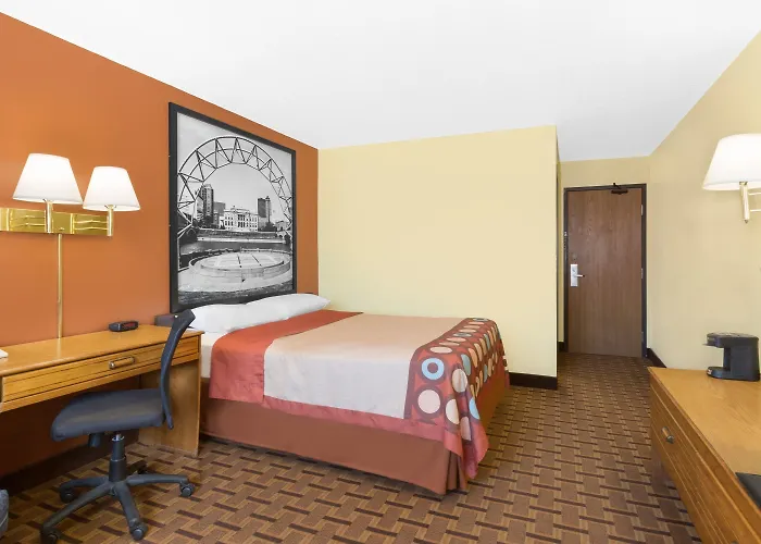 Super 8 By Wyndham Boone