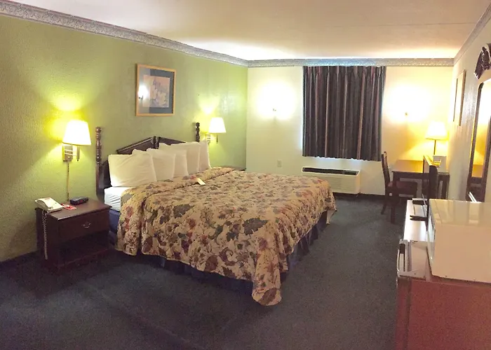 Econo Lodge Reading Airport