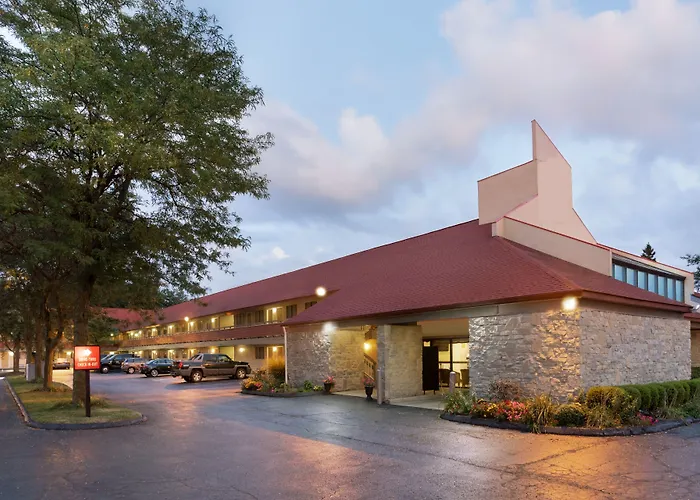 Super 8 By Wyndham Findlay