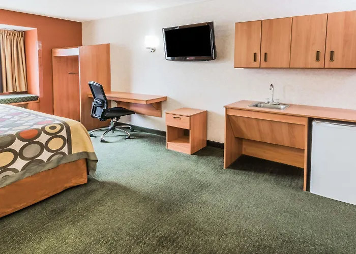 Super 8 By Wyndham Columbus West