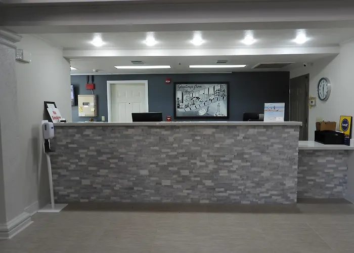 Baymont By Wyndham Lafayette Airport