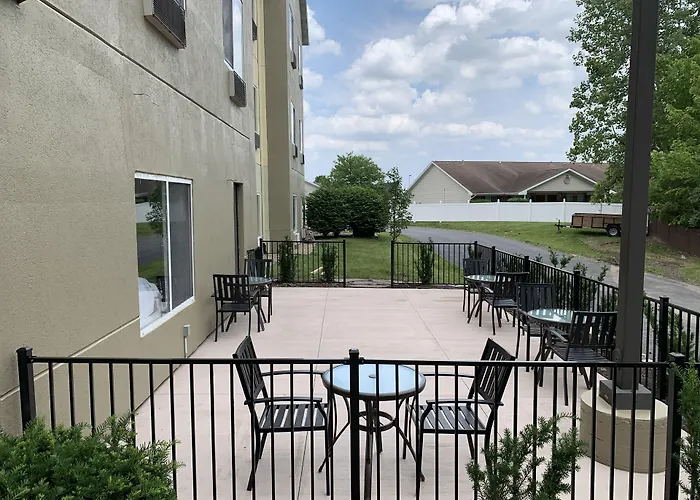 Comfort Suites Auburn Near I-69