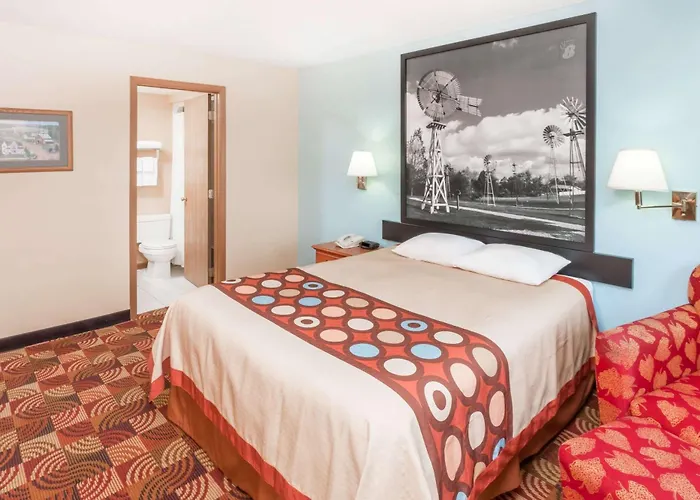 Super 8 By Wyndham Shipshewana