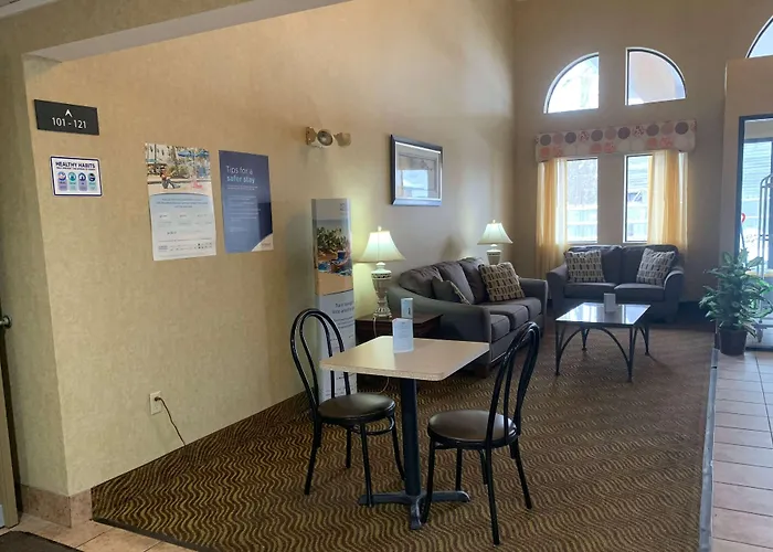 Super 8 By Wyndham Liverpool/Clay/Syracuse Area