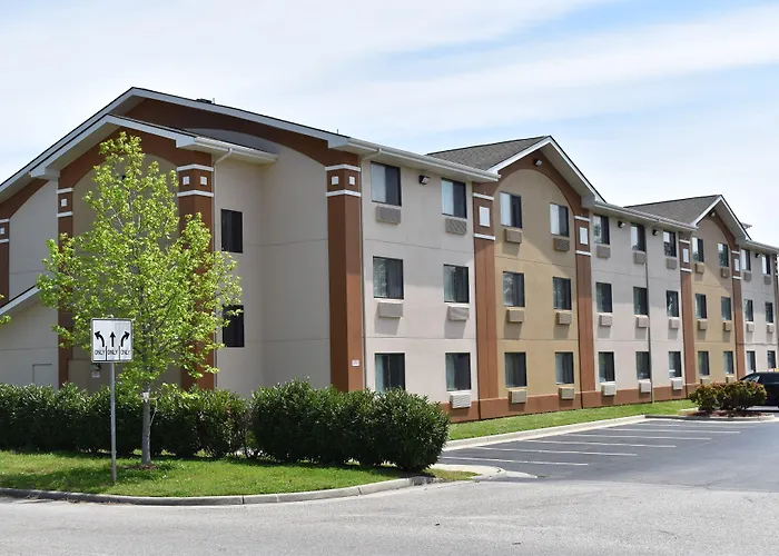 Super 8 By Wyndham Newport News/Jefferson Ave. Hotel