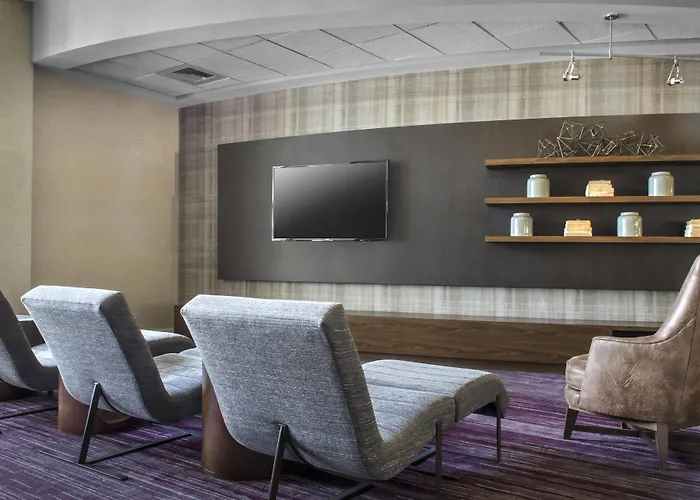 Courtyard By Marriott Newark Elizabeth