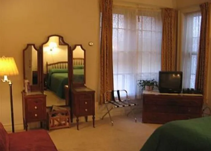 Olde Judge Mansion B&B