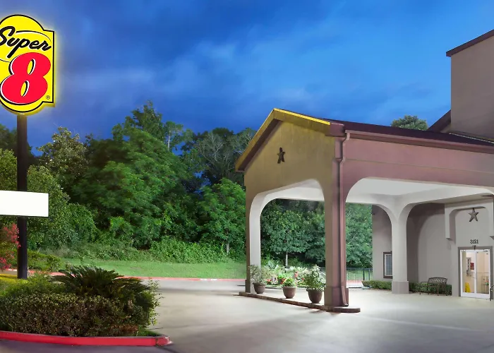 Hotel Piney Woods Huntsville