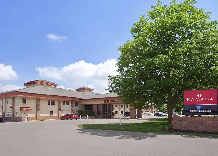 Ramada By Wyndham Saginaw Hotel & Suites